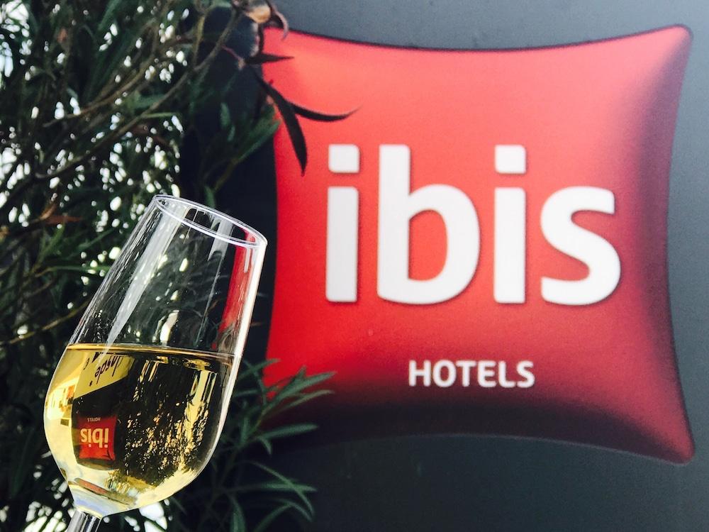 Готель Ibis Jerez De La Frontera Cadiz Екстер'єр фото