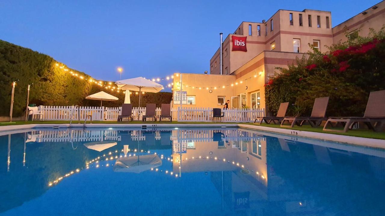 Готель Ibis Jerez De La Frontera Cadiz Екстер'єр фото