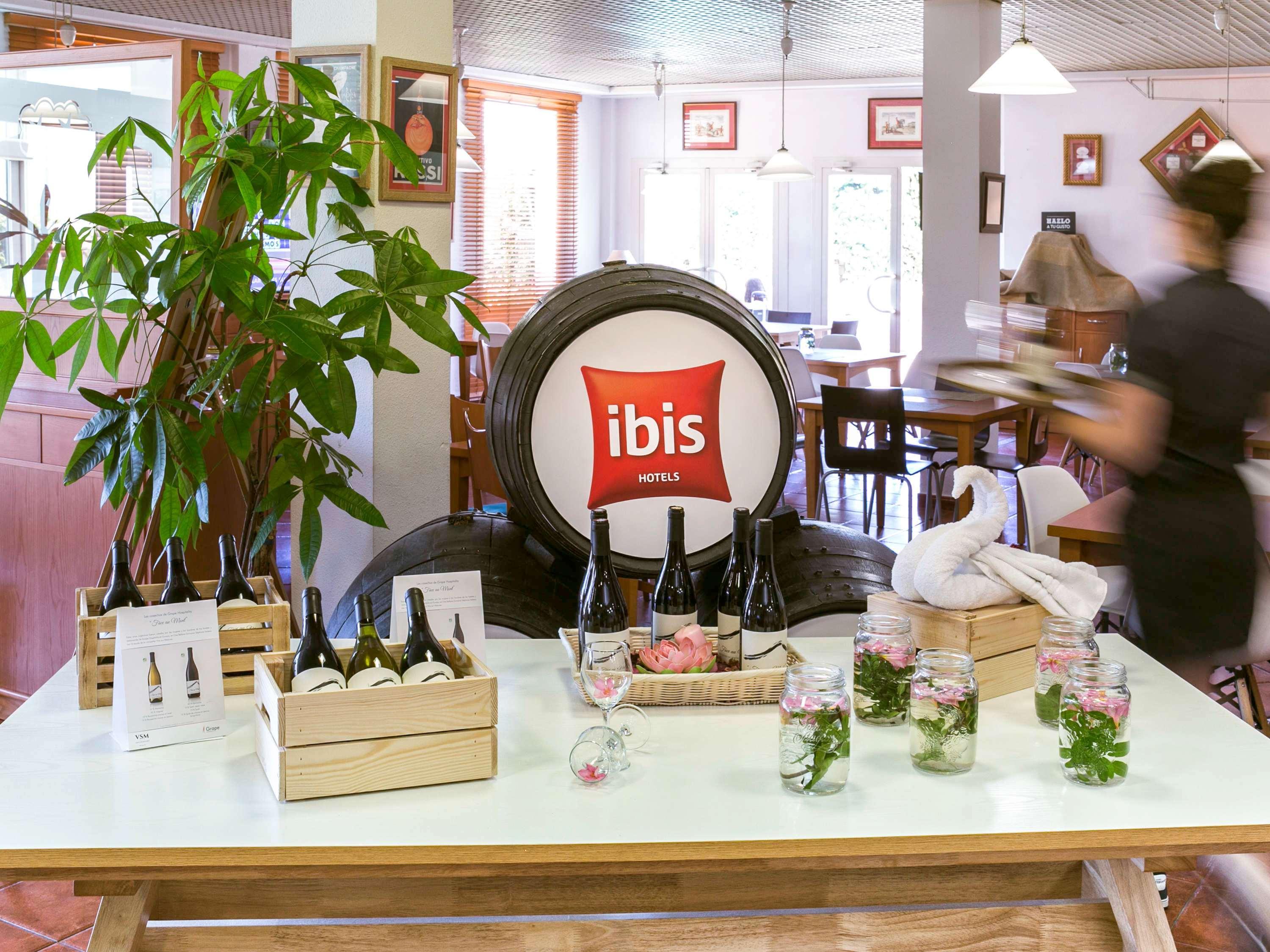 Готель Ibis Jerez De La Frontera Cadiz Екстер'єр фото