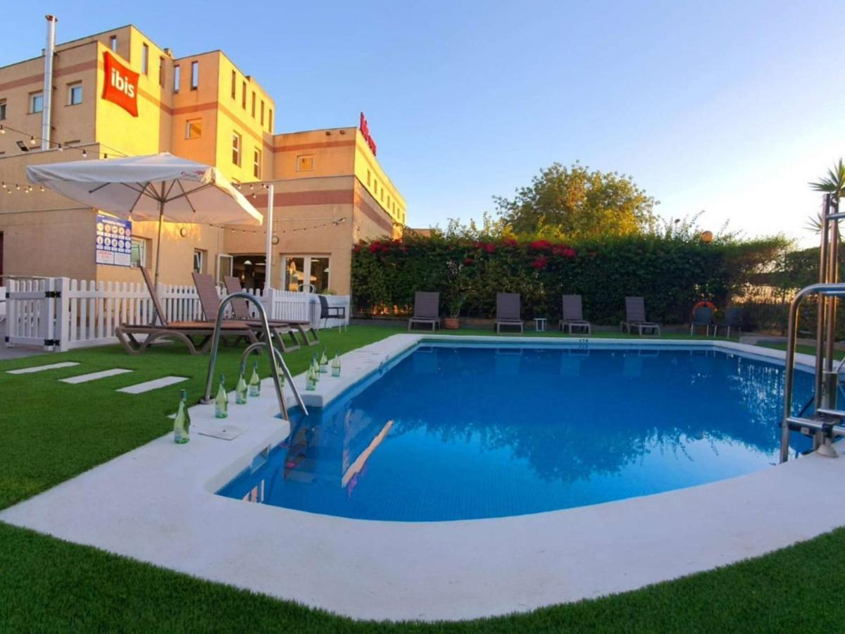 Готель Ibis Jerez De La Frontera Cadiz Екстер'єр фото