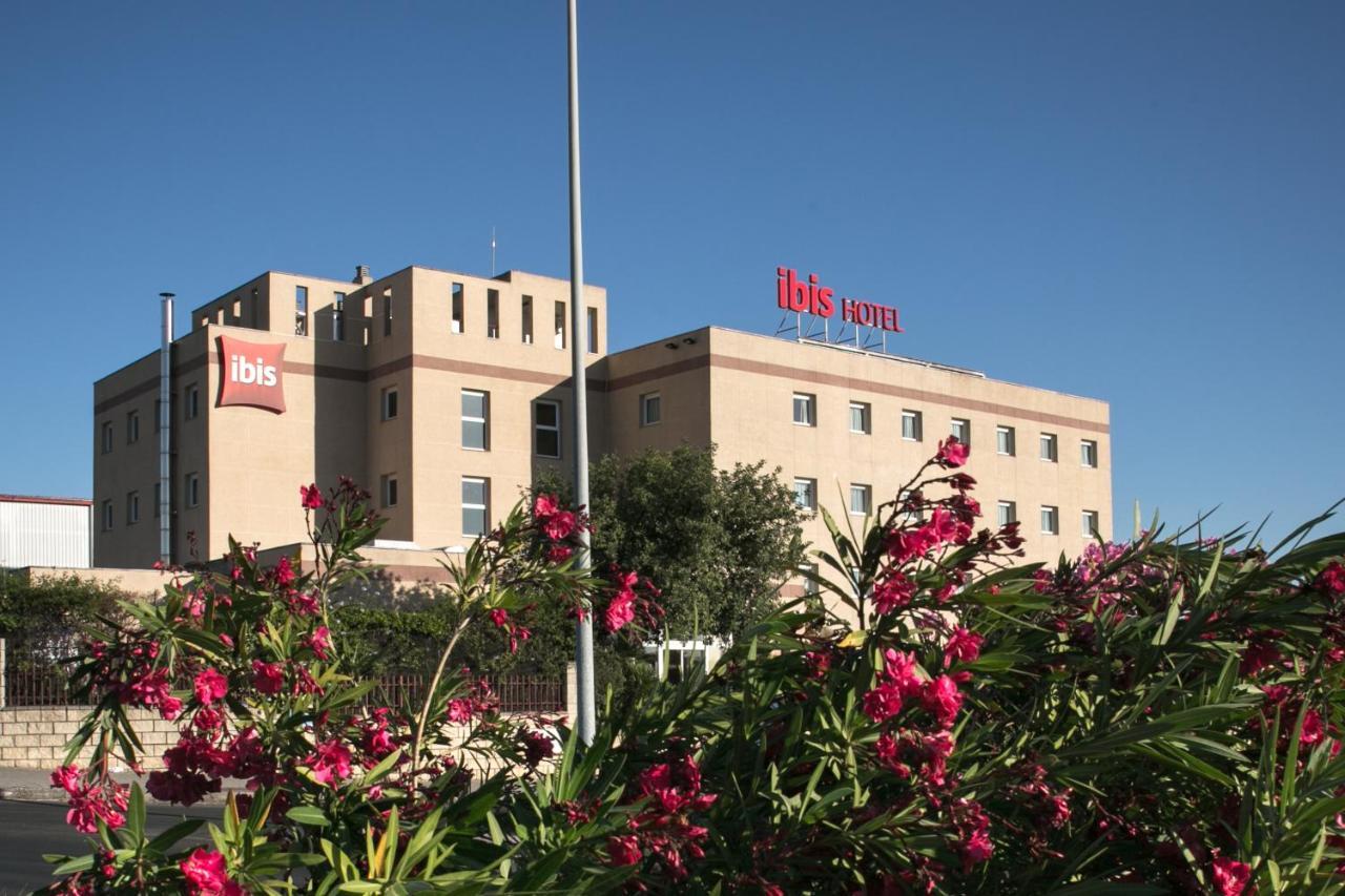 Готель Ibis Jerez De La Frontera Cadiz Екстер'єр фото